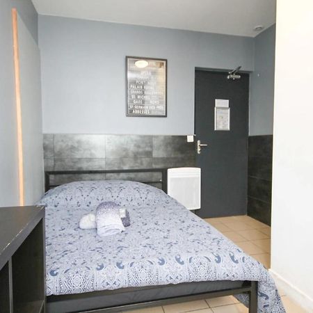02 - Chambre Avec Lit Double Et Sdb Prive Wifi Saint-Denis (Seine-Saint-Denis) Exterior foto