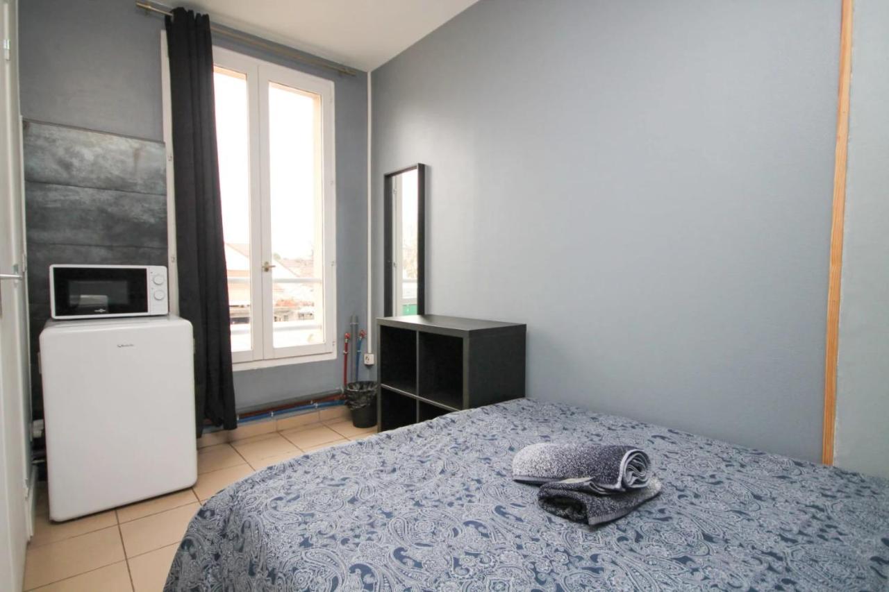 02 - Chambre Avec Lit Double Et Sdb Prive Wifi Saint-Denis (Seine-Saint-Denis) Exterior foto